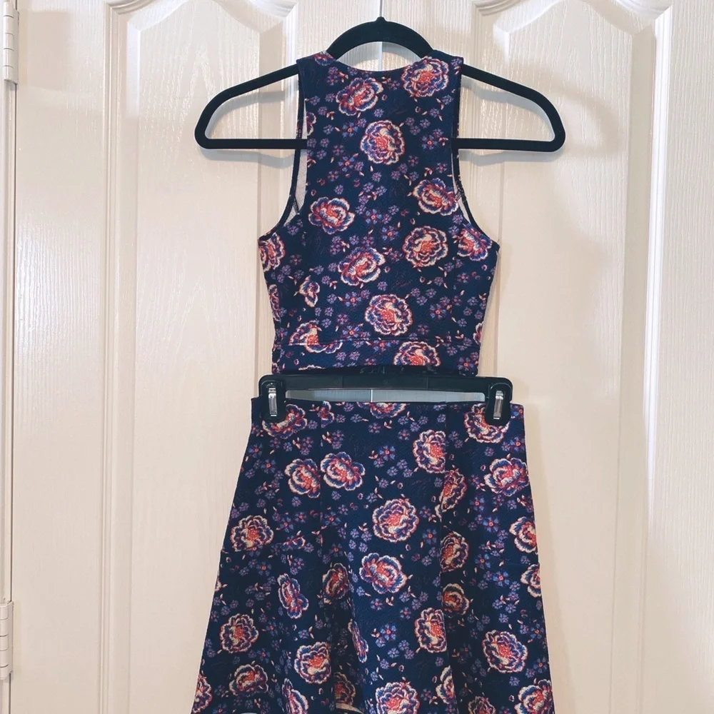 Hollister Matching Set sleeveless cropped top and skirt size XS